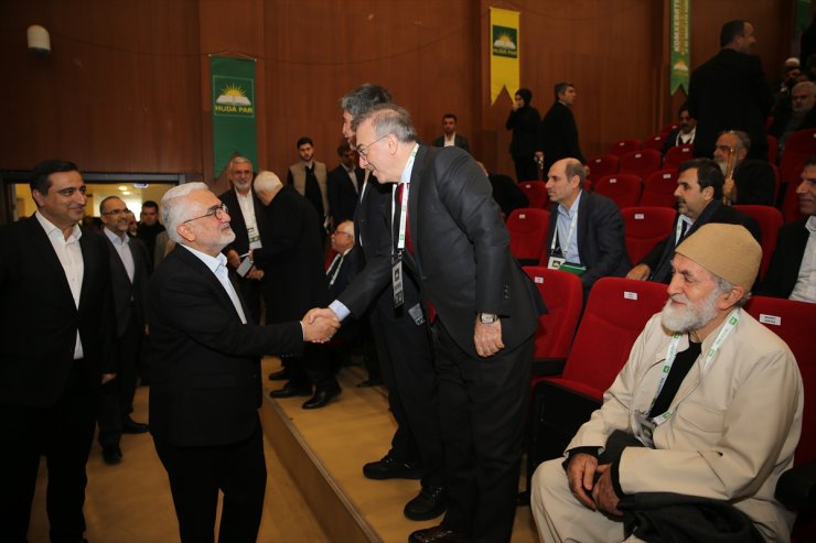 Diyarbakır'da "Kürt Meselesine İnsani Çözüm Çalıştayı" düzenlendi