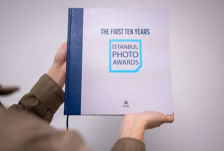 İstanbul Photo Awards'un 10. yılına özel hazırlanan kitabı "The First Ten Years" yayımlandı