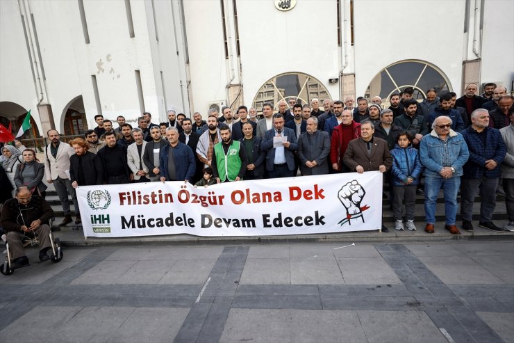 Mersin'de STK'ler ve vatandaşlar ABD Başkanı Trump'ın Gazze planına tepki gösterdi