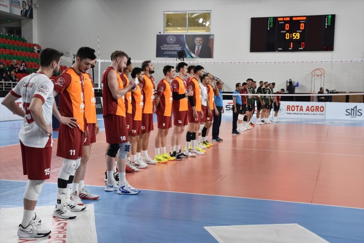 Voleybol: SMS Grup Efeler Ligi