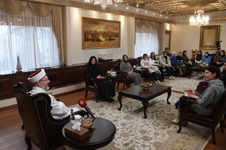 Diyanet İşleri Başkanı Erbaş öğrencileri kabulünde konuştu: