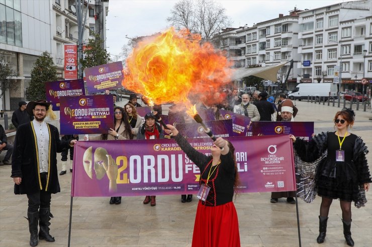 2. Ordu Şehir Tiyatroları Festivali kortej yürüyüşü ile başladı