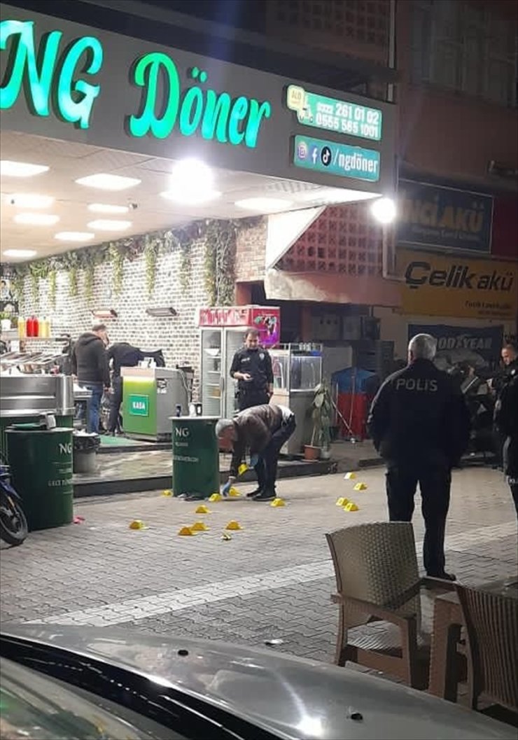 GÜNCELLEME - Adana'da dönercide silahlı saldırıya uğrayan kişi öldü