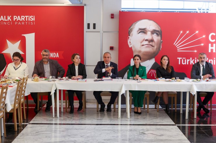 CHP Genel Başkan Yardımcısı Özçağdaş, gazetecilerle sohbet toplantısında konuştu: