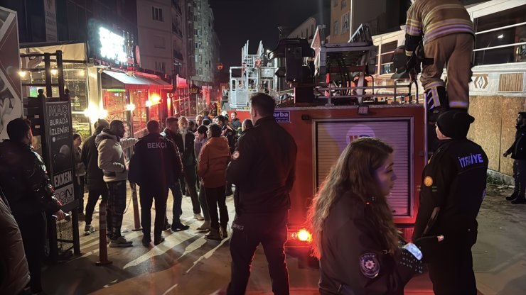 Kütahya'da yangın çıkan 7. kattan düşen kadın ağır yaralandı