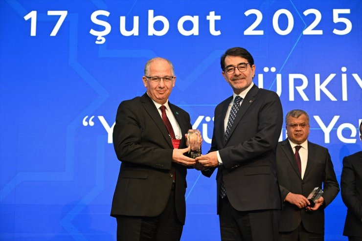 Marmara Kariyer Fuarı, "en etkin bölgesel kariyer fuarı" ödülüne layık görüldü