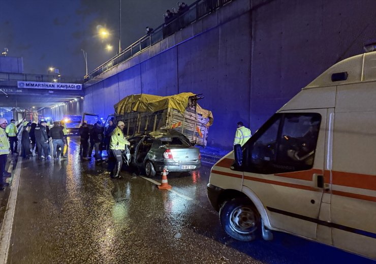 Bursa'da zincirleme trafik kazasında 1 kişi öldü, 4 kişi yaralandı