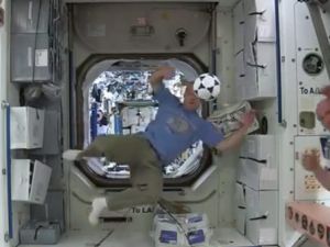 Uzayda Dünya Kupası 2014 heyecanı !